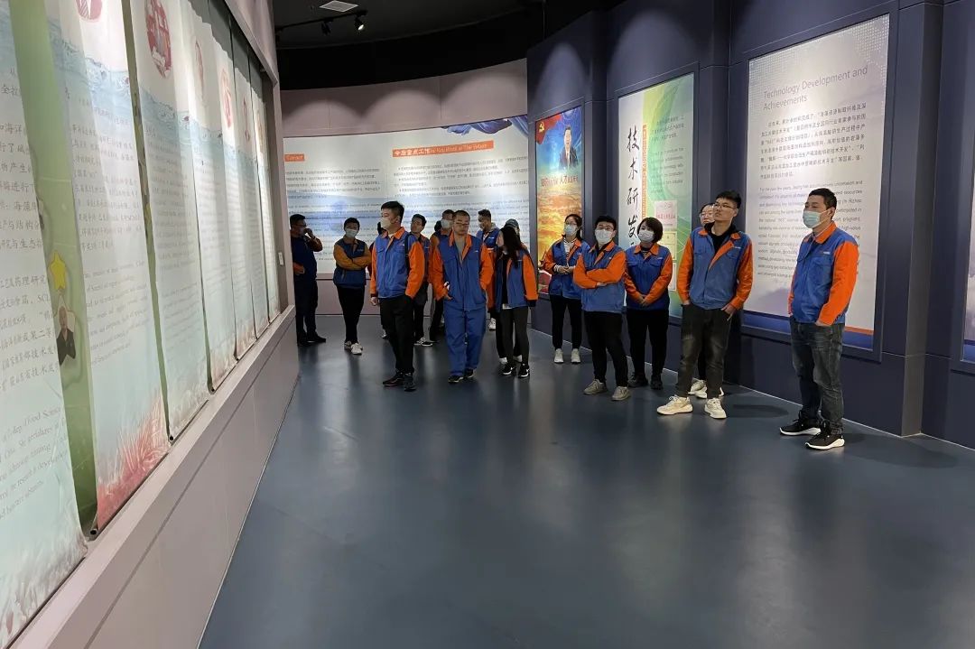 华体网在线登录入口集团组织“传递青春正能量,共筑华体网在线登录入口百年梦”青年团建活动