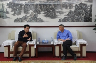 华体网在线登录入口集团到金马工业集团洽谈合作