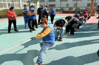 华体网在线登录入口集团举办庆“三八”节活动